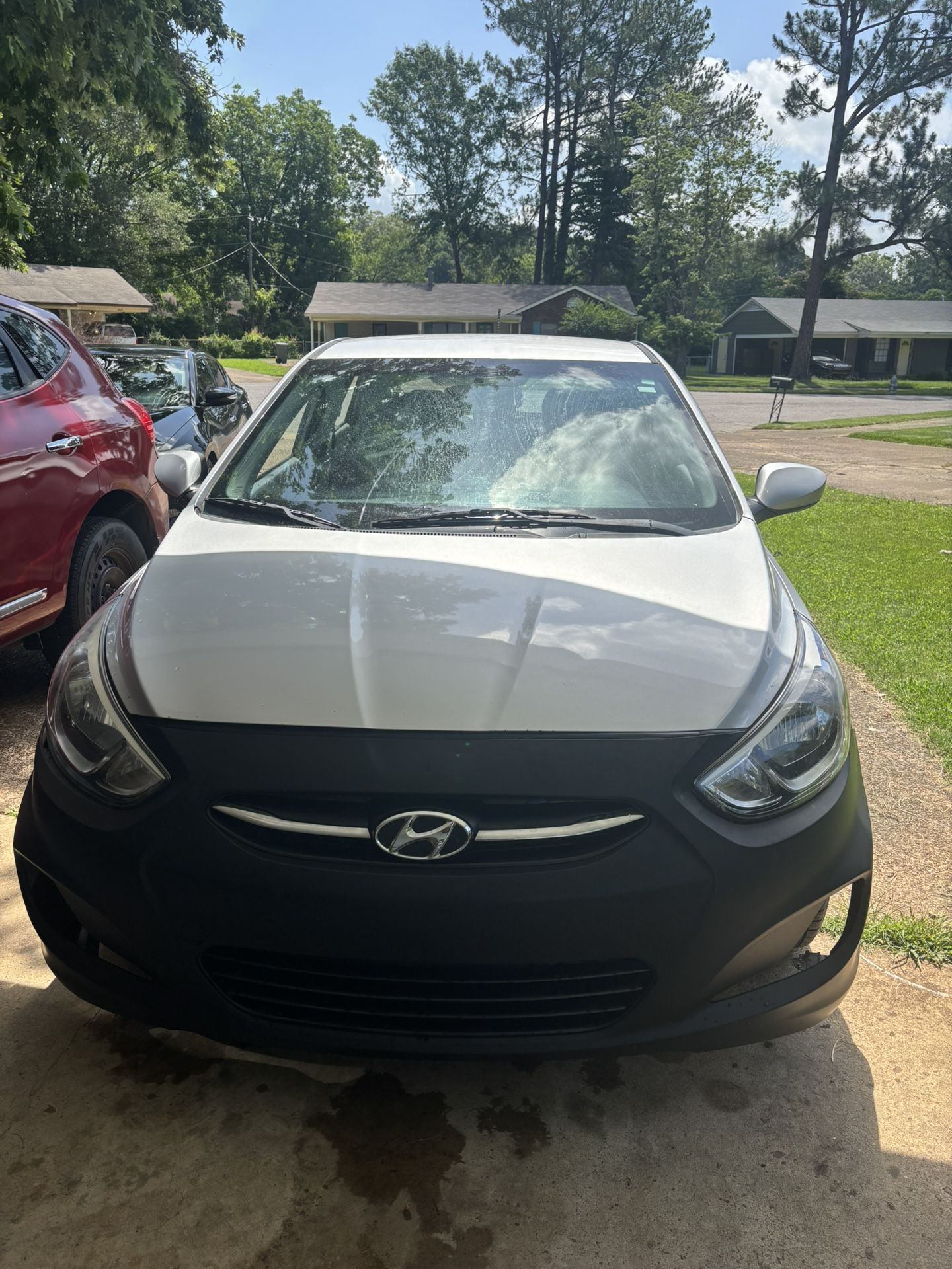 Make: Hyundai Model: Accent Year: 2017 Trim: SE Hatchback (4-Door) Color: Gray Drivetrain: FWD (Front-Wheel Drive) Transmission: Automatic (typically)