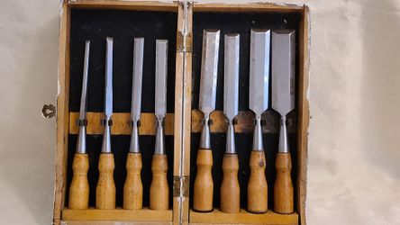 Vintage 8 Piece Bevel Edge Wood Chisel Set in Original Wooden Box