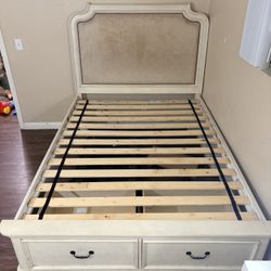Full Size Bee Frame With Storage 