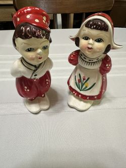 Vintage Wales Japan Dutch Boy And Girl Salt & Pepper Shakers