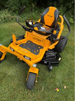 Cubcadet 50” zero turn riding mower  “ new condition”