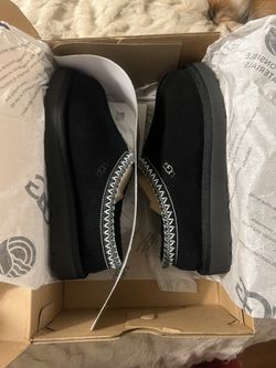 New Uggs Size 7 But Fit Like A 6