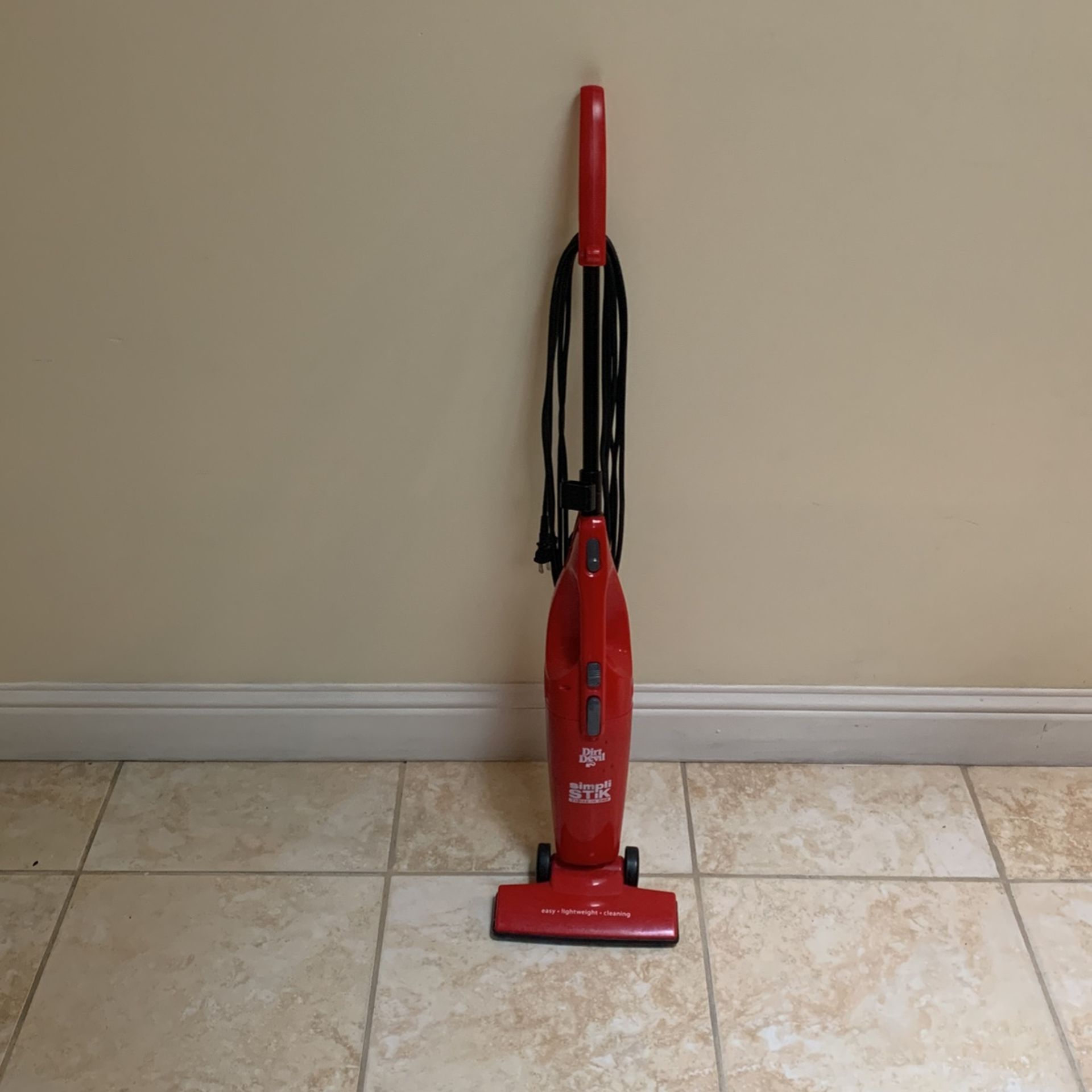 Dirt Devil 3 In 1 Vacuum Cleaner, Lightweight Cleaning  Machin . Works Great .