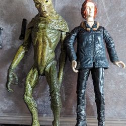 X-Files Figurines  and  Assessories 