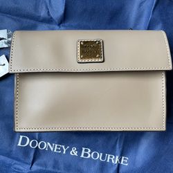 New Dooney&Burkey Womens Crossbody Purse 