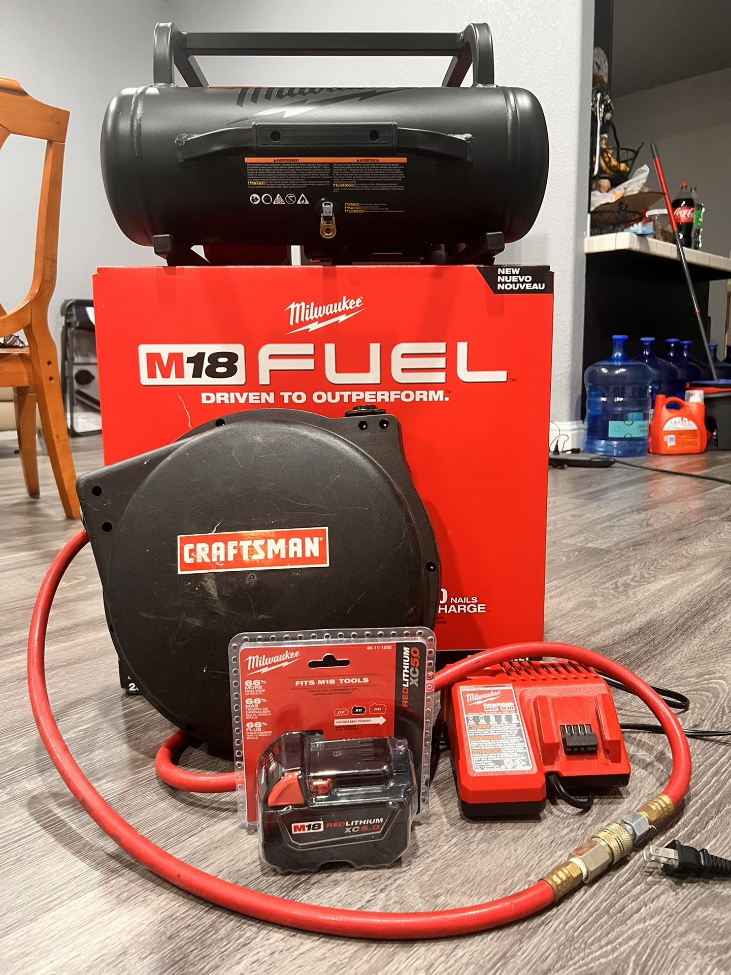 M18 FUEL 18-Volt Lithium-Ion Cordless 2 Gal. Compact Electric Air Compressor