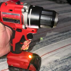  Drill/Driver with One 2.0 Ah Battery M18, Charger 