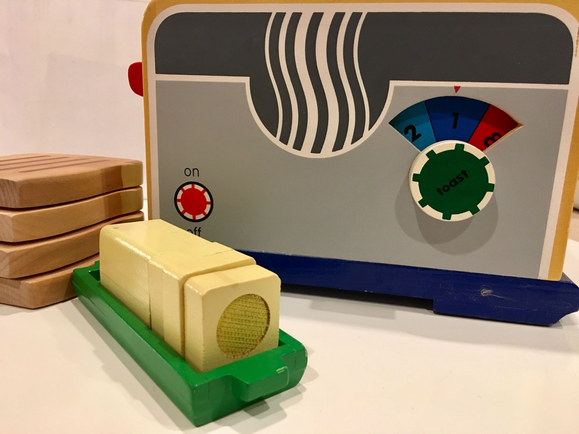 Melissa and doug toaster deals