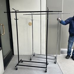 New In Box $25 Each Black Or Chrome Expandable Commercial Garment Clothing Hanging Rack On Wheels 150 lbs Distributed Weight Capacity 