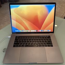 2017 Macbook Pro 15 Inch 2.9 i7 16GB 512GB 4GB Video Card