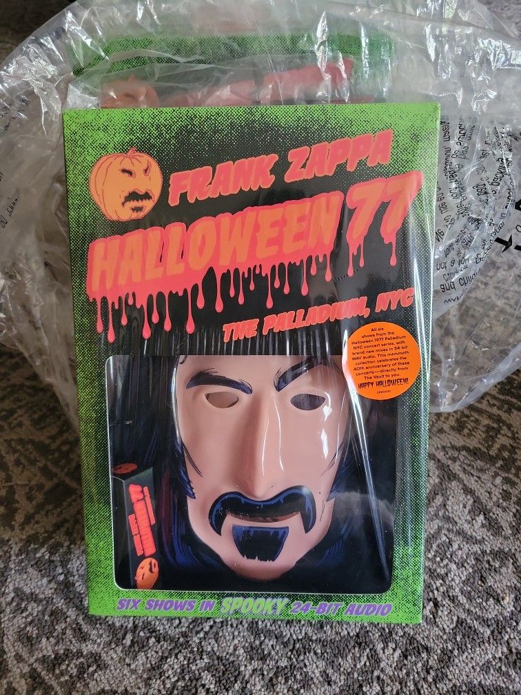Frank Zappa Halloween 77 LIMITED EDITION Mask AND Costume SET MINT