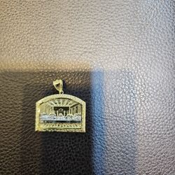 10 K LAST SUPPER CHARM 5.21 Grams