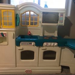 Rare little tykes kitchen