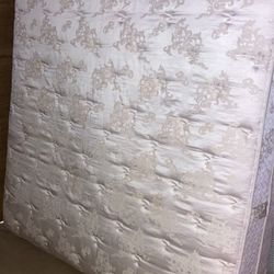 SERTA California King Mattress Set