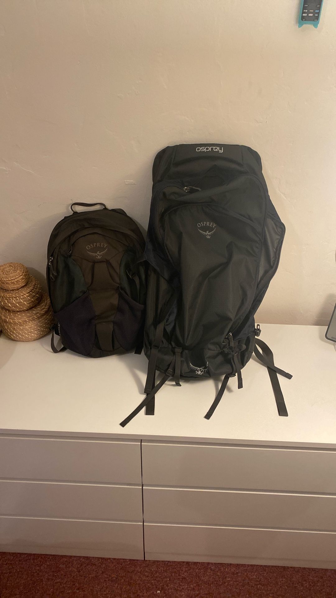 🌍 Osprey Farpoint Travel Backpack Set – Main Pack + Detachable Daypack
