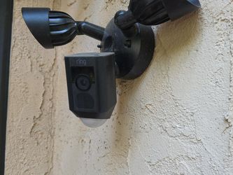 Ring Floodlight Cam Wired Plus – Black – Outdoor Security Camera