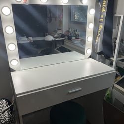 Beautiful quality, almost new vanity