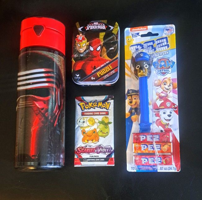 LOT OF 4 • POKÉMON CARDS • SPIDERMAN • 50 PIECE MINI PUZLE • PAW PATROL PEZ DISPENSER