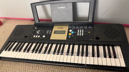 Yamaha YPT-220 Keyboard