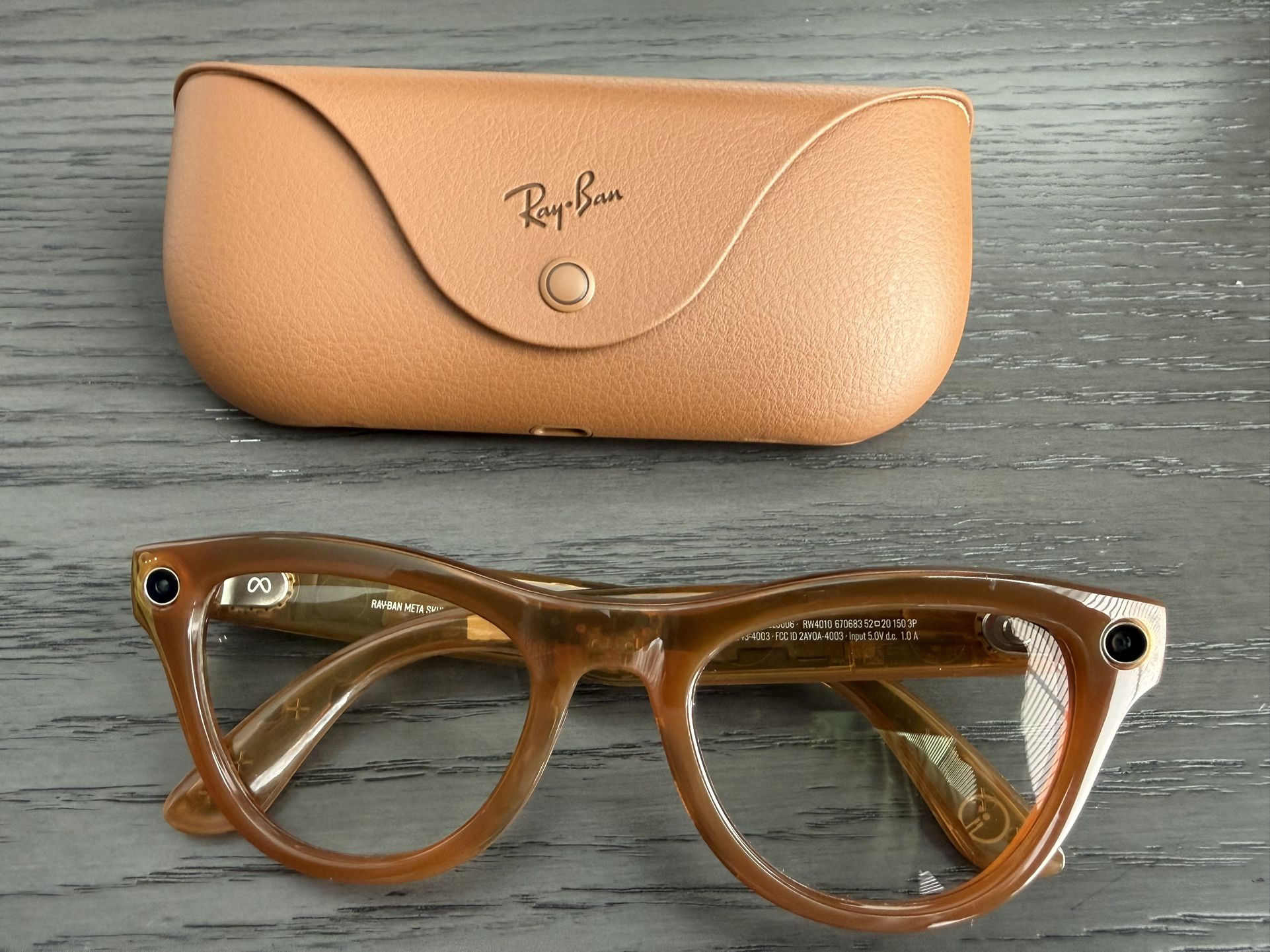 Ray-Ban Meta Skyler Caramel (Gen 1) – Standard Size Frame with Clear to Gray Transition Lenses