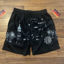 EE shorts black skyline 