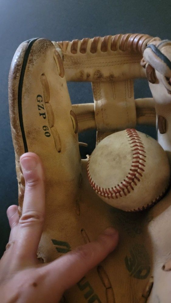 Mitzuno SS2b3B Glove