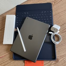 Apple iPad 8th Generation 32GB (Latest iOS 26) Logitech Keyboard case , Pencil & charger