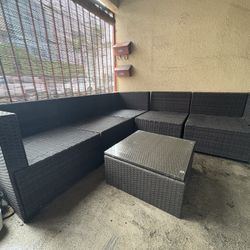 Outdoor Sectional Couch W/ Table 