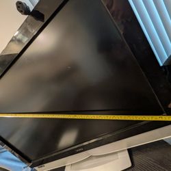 27 Inch Video VX37L 720p HDTV Widescreen LCD TV (Black/Gray