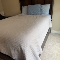 Bed & Dresser & Night Stan 