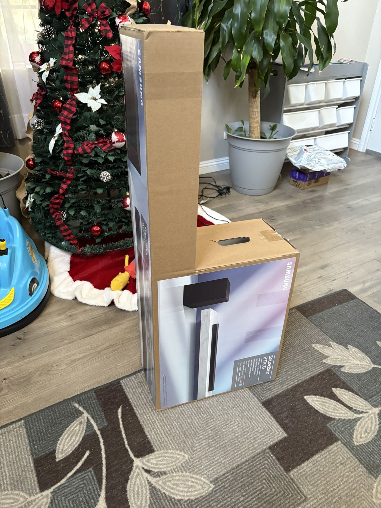 Samsung Premium 5.1 Ch. Home Theater System (HW-B73CD) β 430W Wireless Subwoofer, Dolby & Adaptive Audio