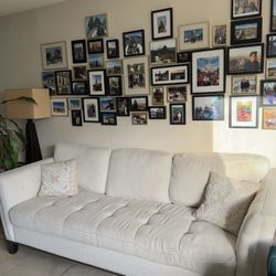 ELEGANT WHITE COUCH/BED