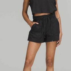 Lululemon Dance Studio Short Size 4