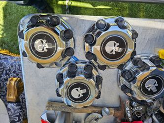 Wheel caps for 2500 hd or any truck with 8logs
