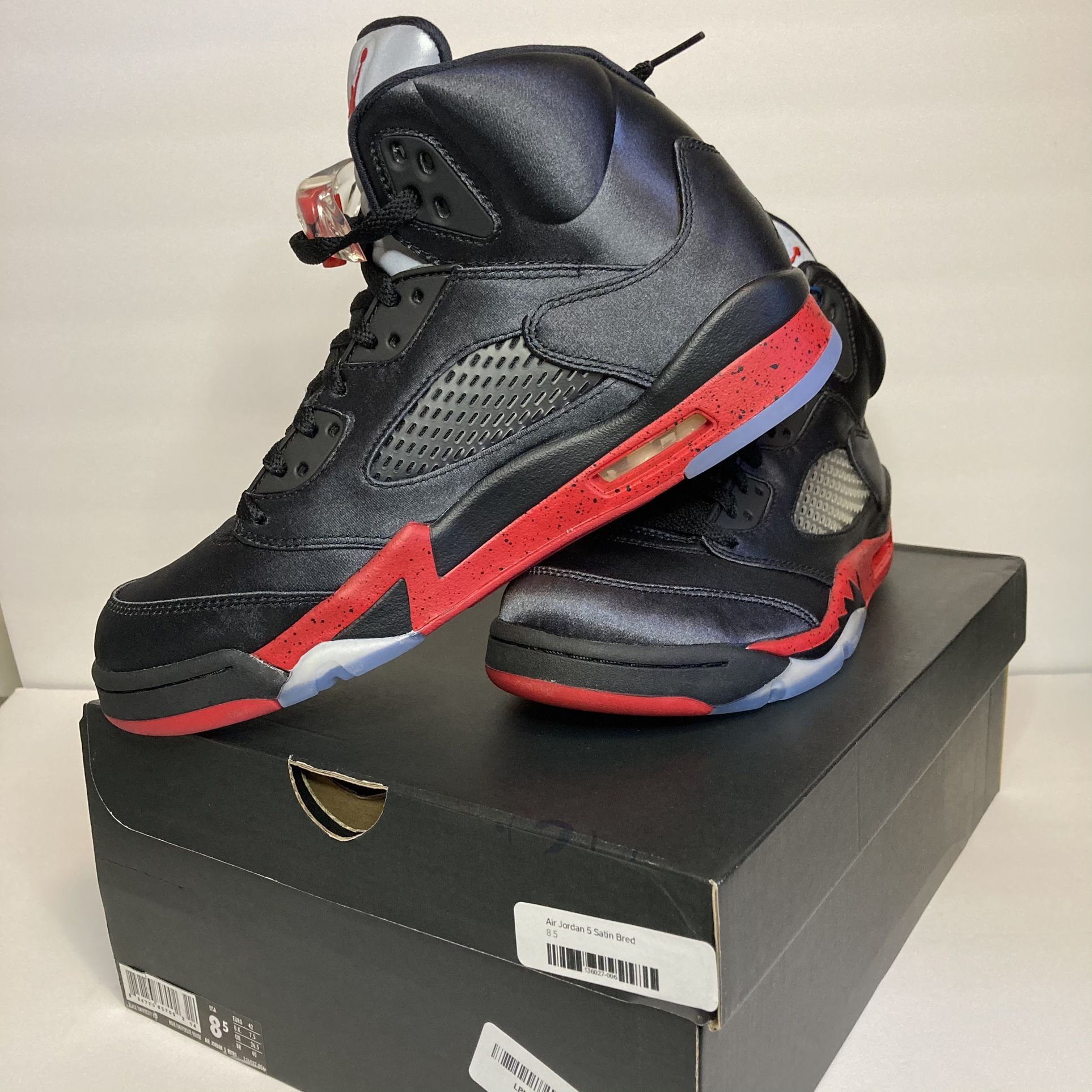 AIR JORDAN 5 RETRO 'SATIN BRED' Size 8.5 