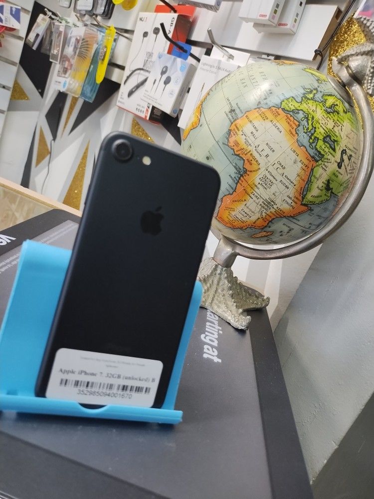 Unlocked 7 Clean With Charger And Warranty Included 💯