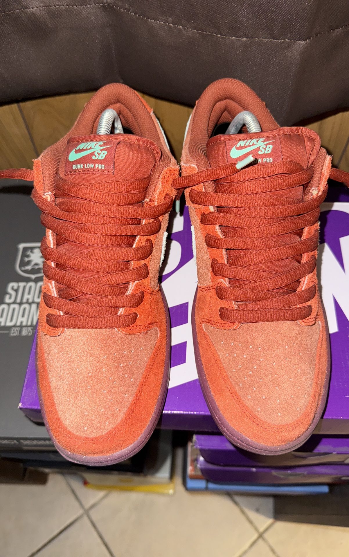 Nike SB Dunk Low Mystic Red Rosewood
