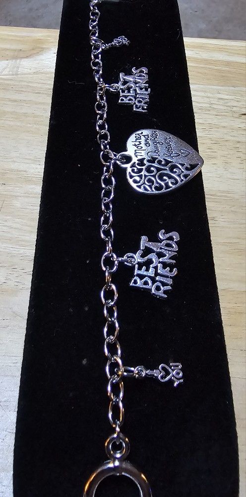 New Mom And Daughter Best Friends Charm Bracelet 7.5 Inches