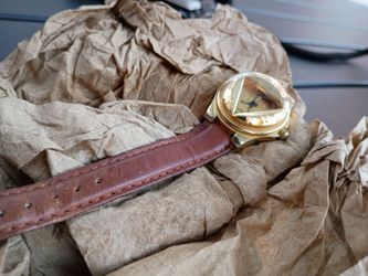 Vintage 1995 Guess Dome Bubble Crystal 3D Dial Gold Tone Watch Brown Leather