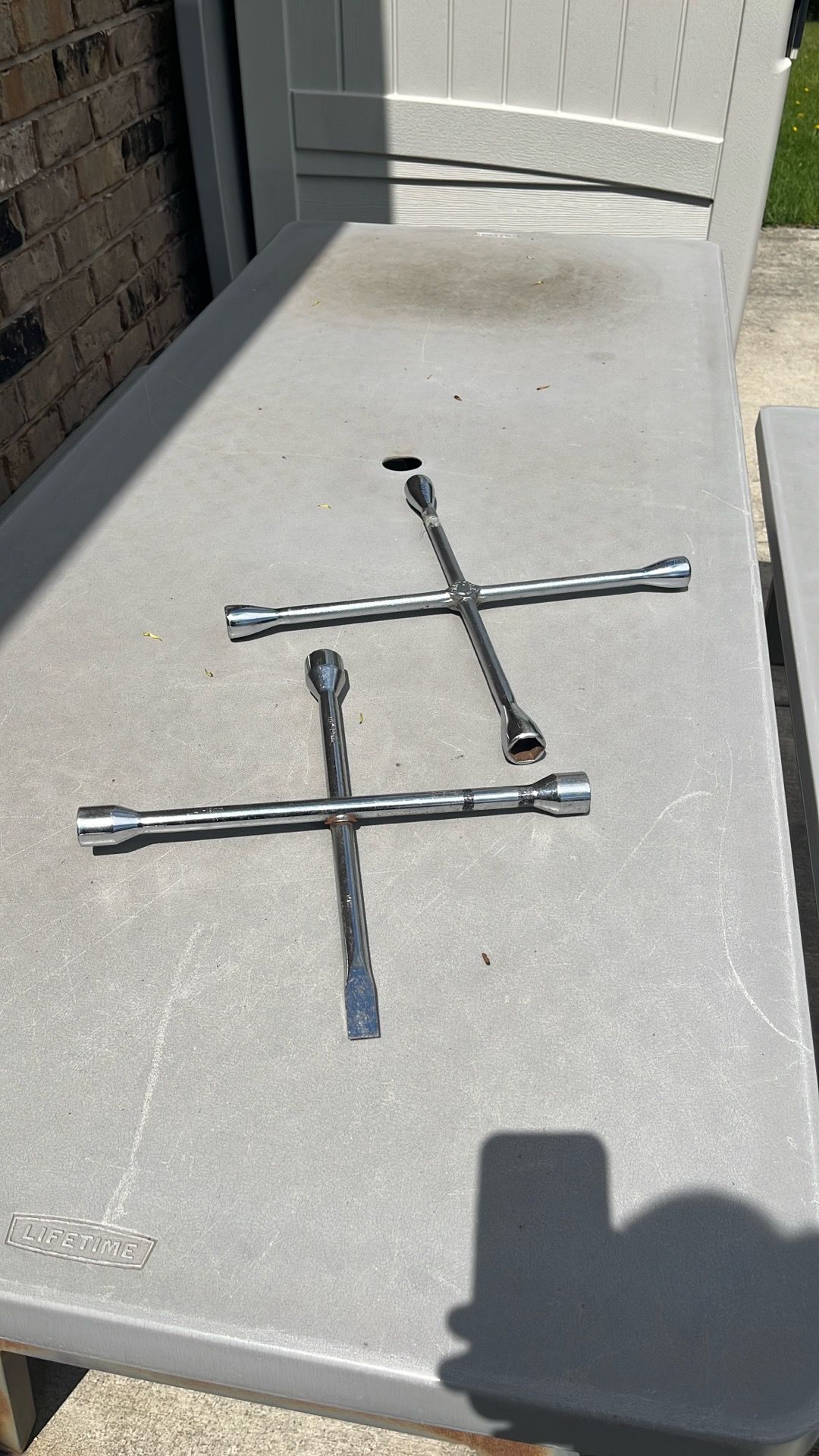 Tire irons : 4 way & 3 way