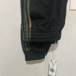 Adidas Pants XL 