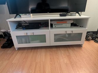 Free TV stand
