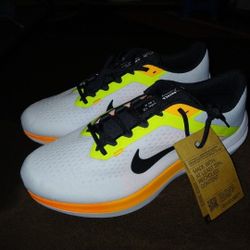Nike Air Winflo 10, Men's Size 11, 12, 13 Brand New ONLY $60.