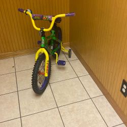 Kids bike with training wheels