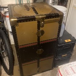 Yale, Early 20th Century Steamer Trunk