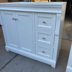 New 36 In Vanity White Color, No Top