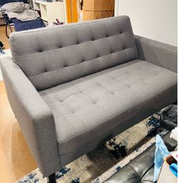 Dania Laura Couch