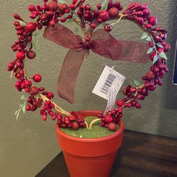 Berry Heart Topiary Table Top