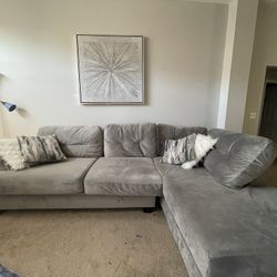 GRAY SECTIONAL COUCH