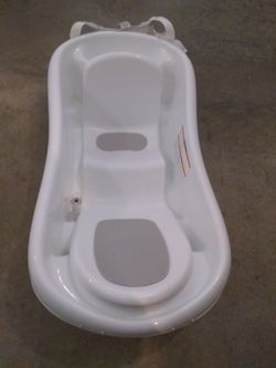 Baby bath tub with sling